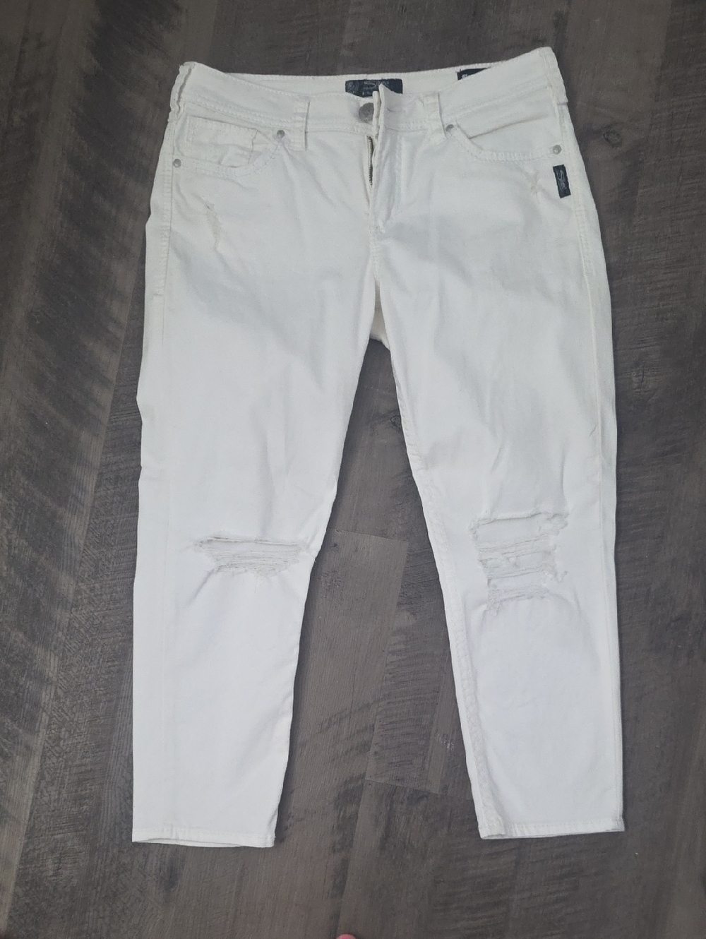 Silver Jeans White Distressed Denim Cropped Capri Sz 32 Length 24in